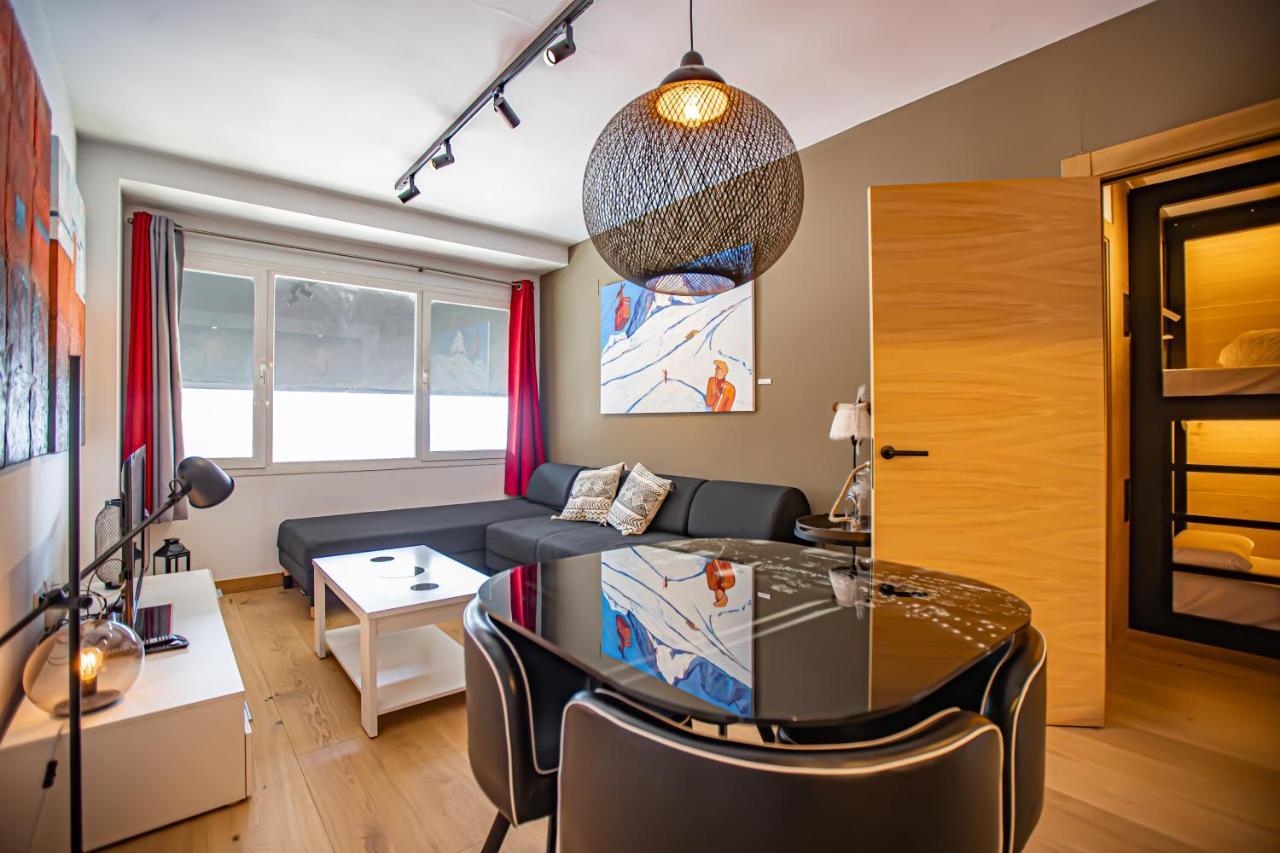 Holidays, Edificio Serraneu, 4 Personas Y Parking Apartment