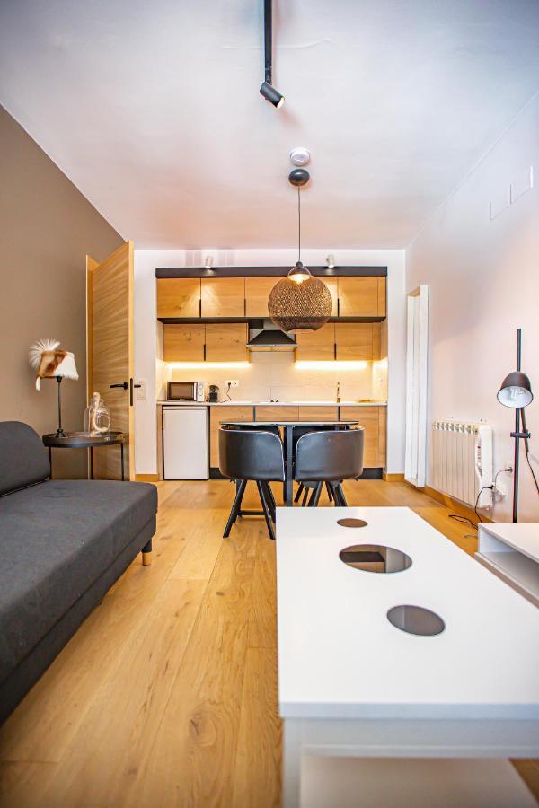 Holidays, Edificio Serraneu, 4 Personas Y Parking Apartment