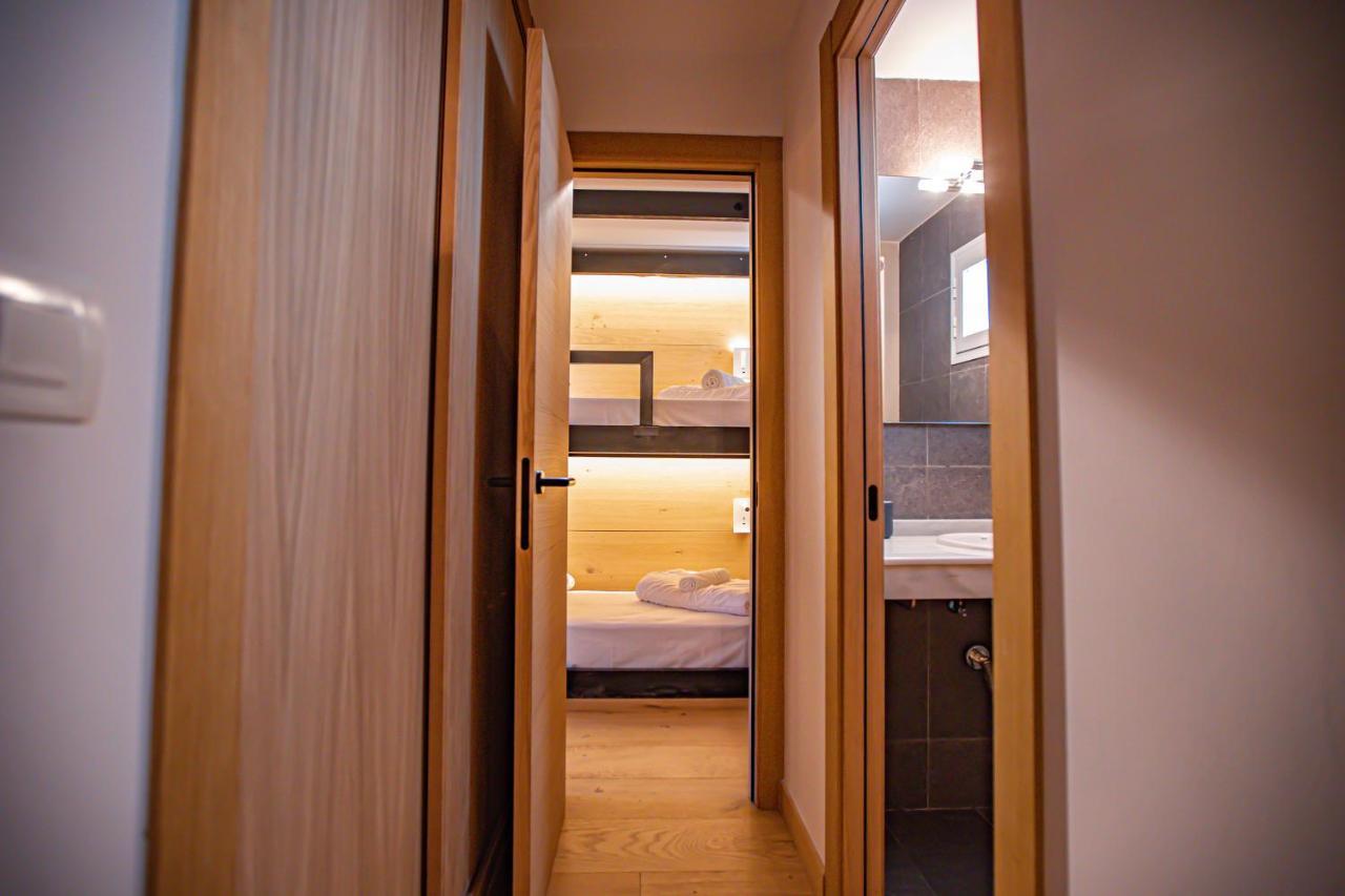 Holidays, Edificio Serraneu, 4 Personas Y Parking Apartment